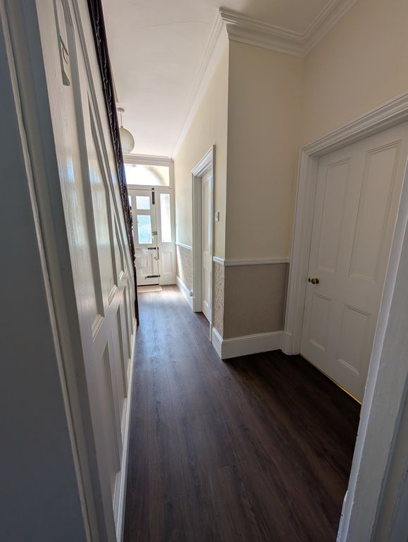 Property photo 3 of 31 Hallway-Aspect 3