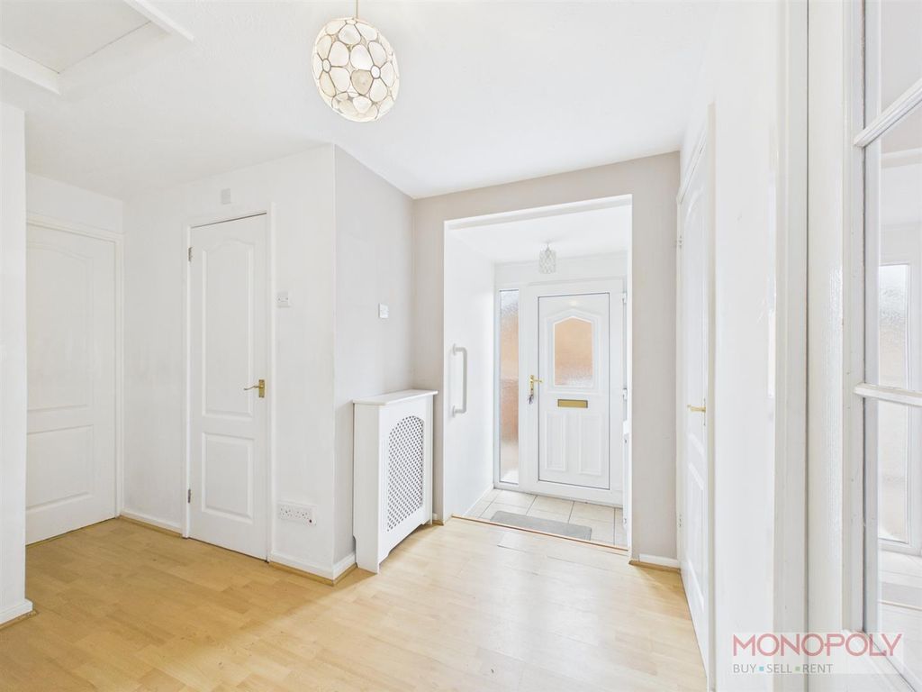 Property photo 2 of 16 Hallway