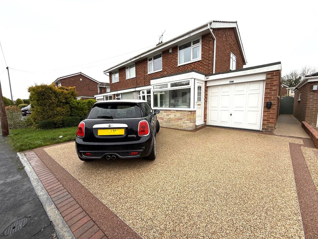 Property photo 1 of 18 Photograph 1