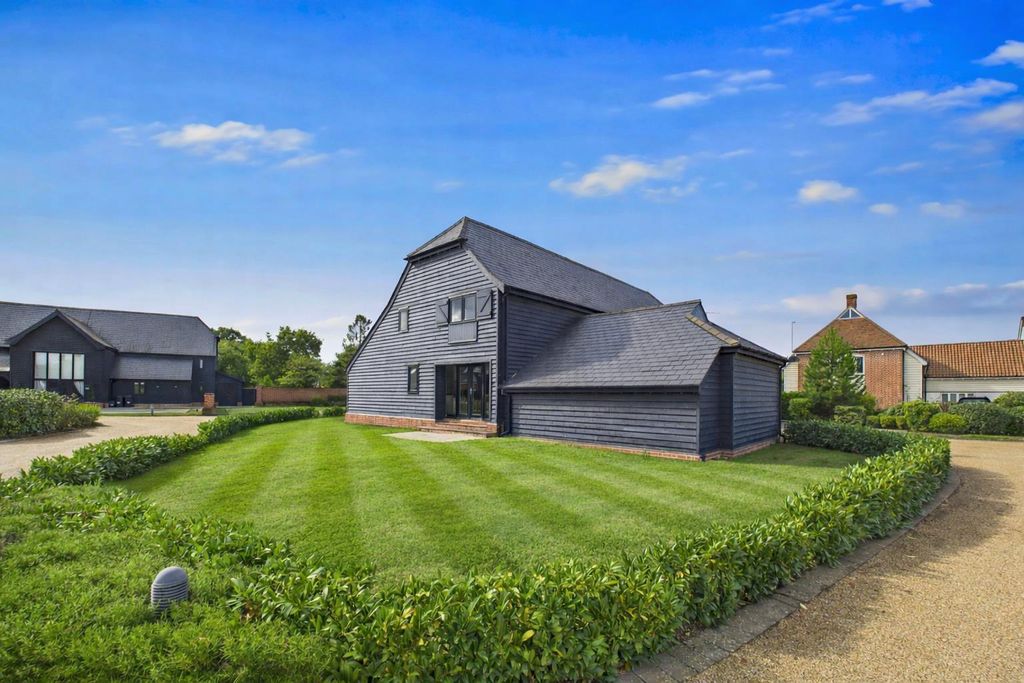 Property photo 2 of 38