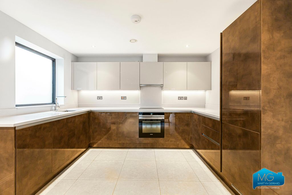 Property photo 3 of 22 Picture No. 23