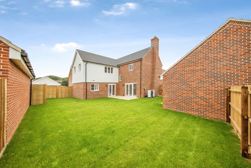 Property photo 2 of 13