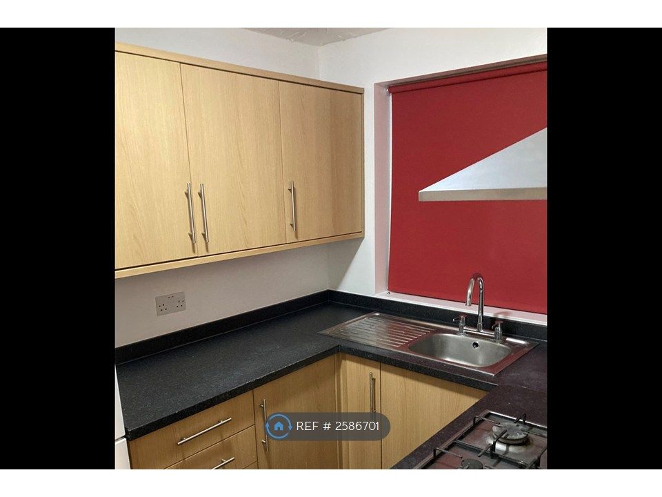 Property photo 3 of 9 Kitchen