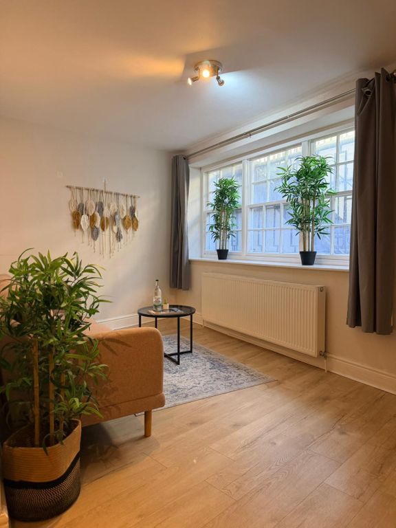 Property photo 2 of 8 Photo 1