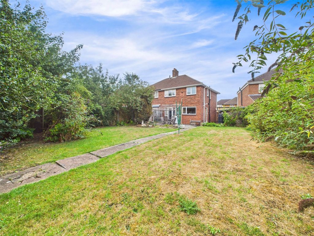 Property photo 2 of 12 Picture No. 11