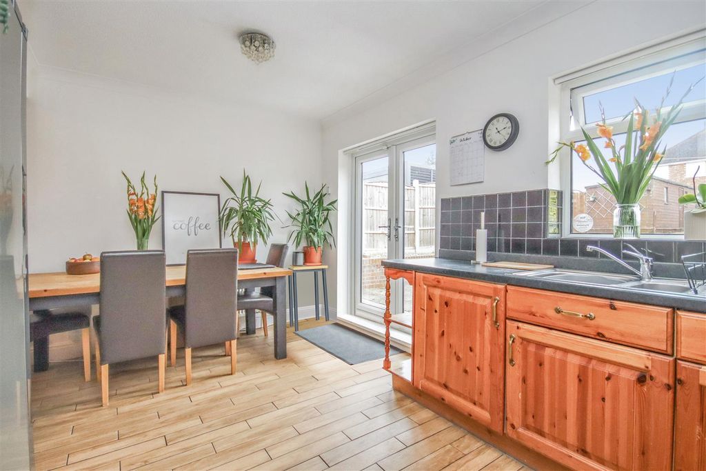 Property photo 2 of 26 Img_9352.Jpg