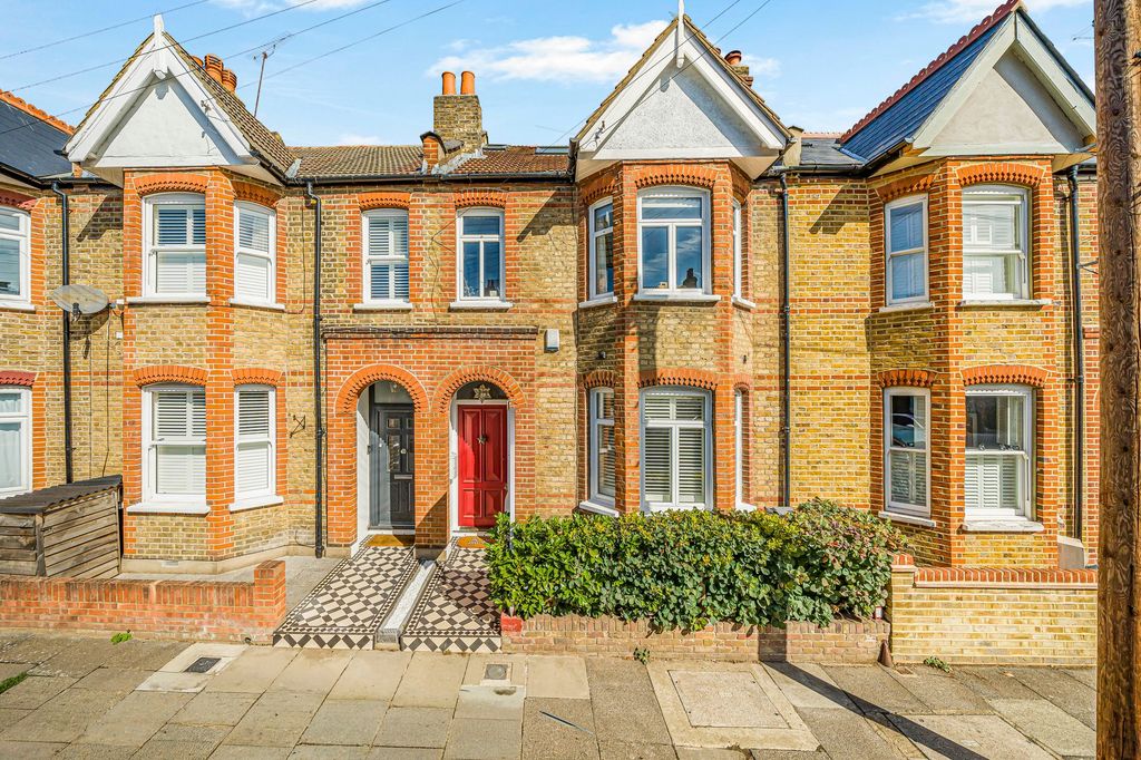 Property photo 1 of 18