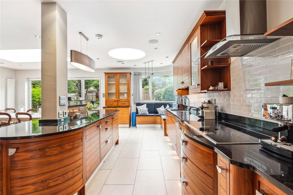Property photo 2 of 15 Kitchen