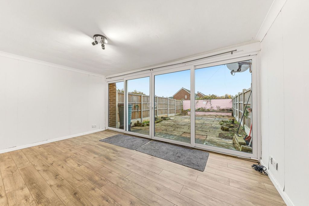 Property photo 2 of 21