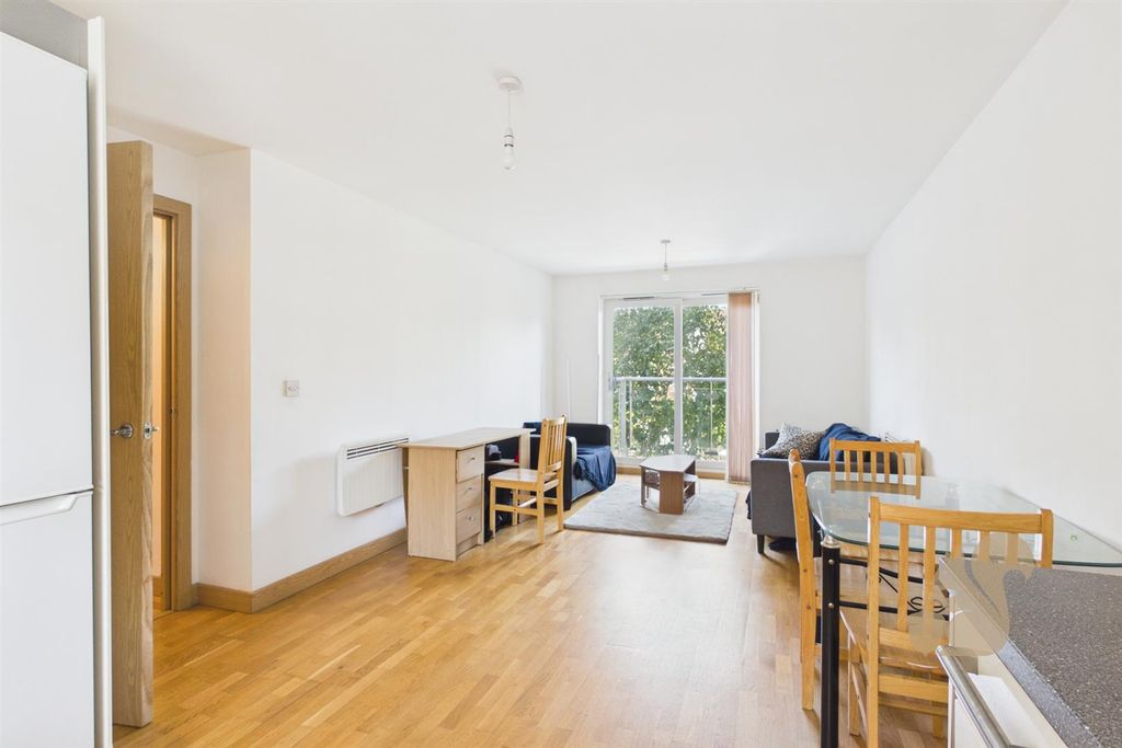 Property photo 2 of 16 Cam01254G0-Pr0477-Still002.Jpg