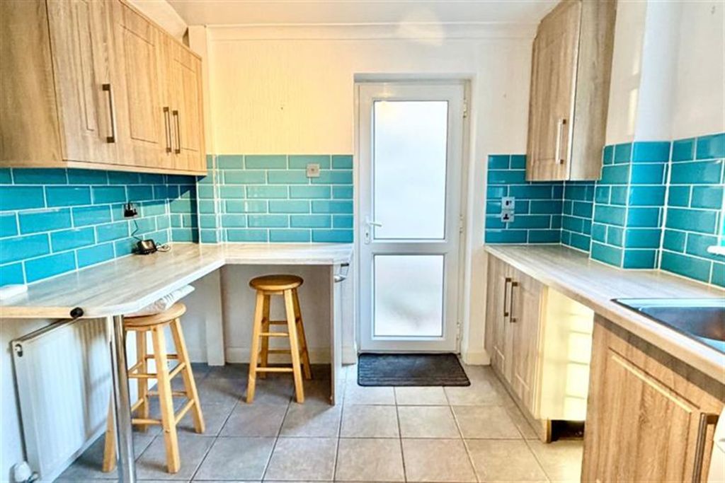 Property photo 2 of 19 (Main)