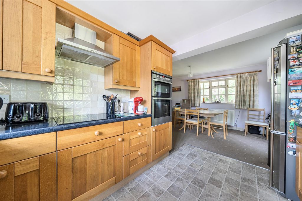 Property photo 3 of 15 Kitchen