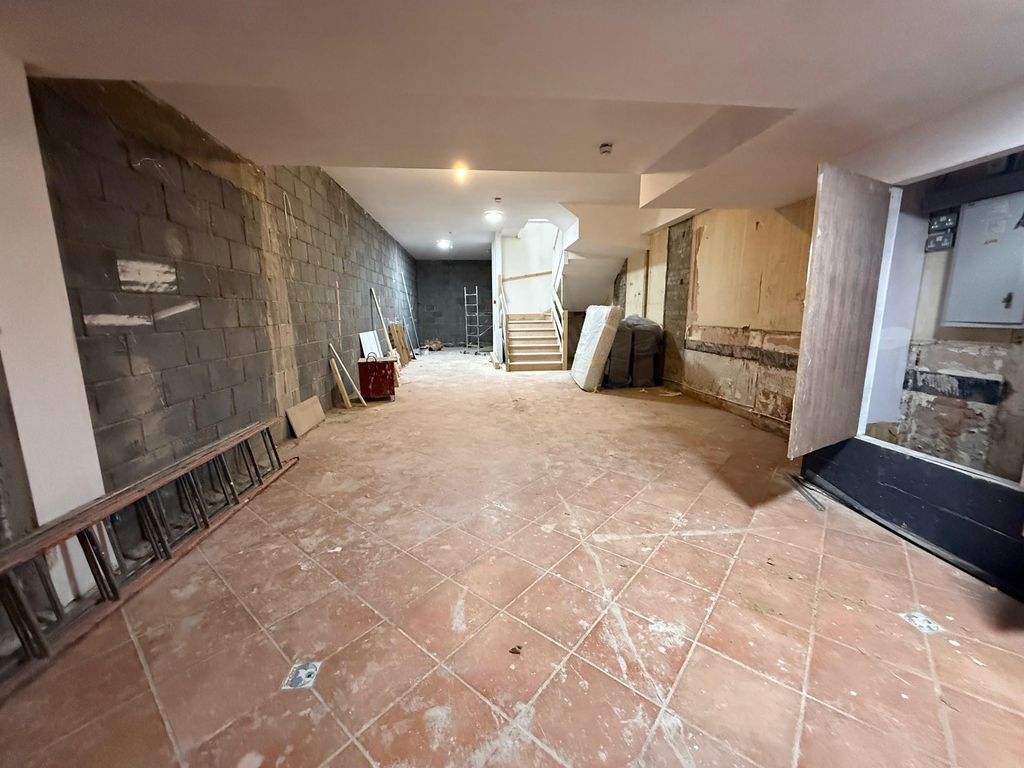 Property photo 3 of 13 5.Jpg