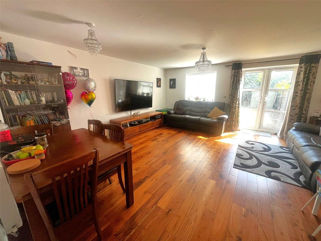 Property photo 2 of 15 Picture No. 03