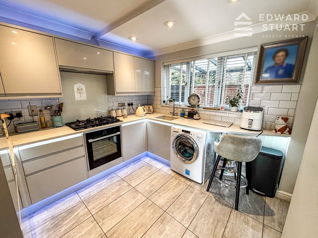 Property photo 2 of 15 Picture No. 10