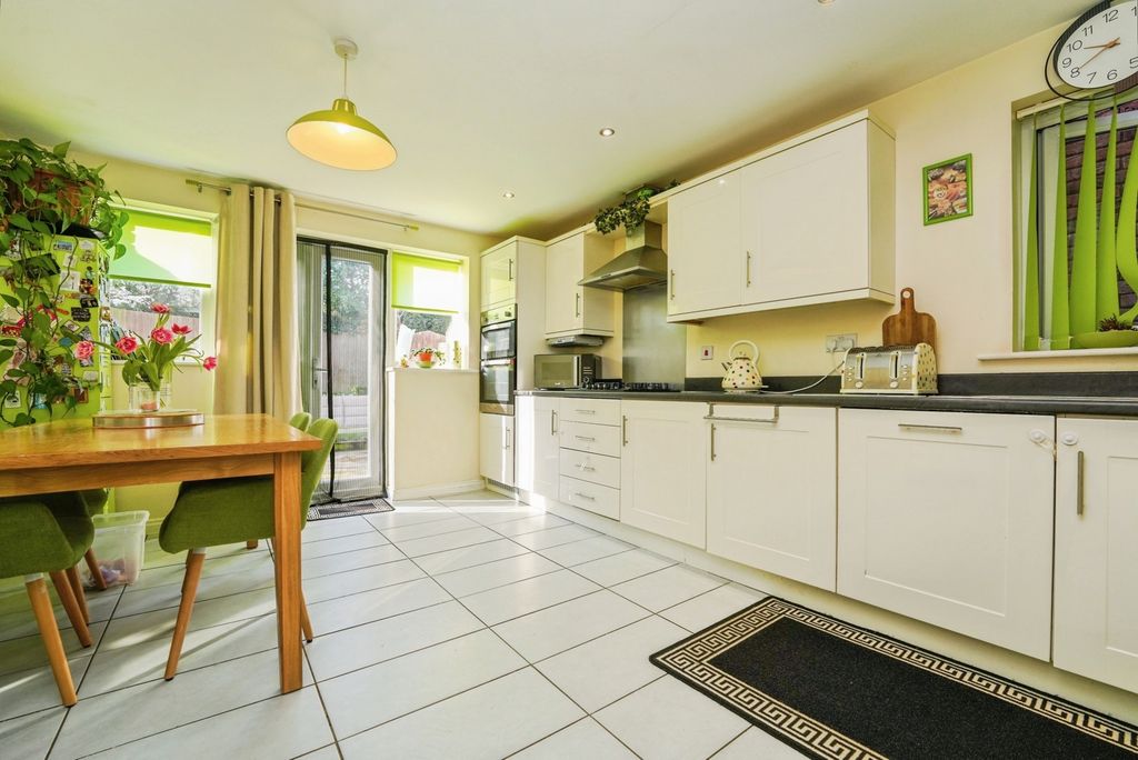 Property photo 2 of 21 Pbox-Img.Jpg