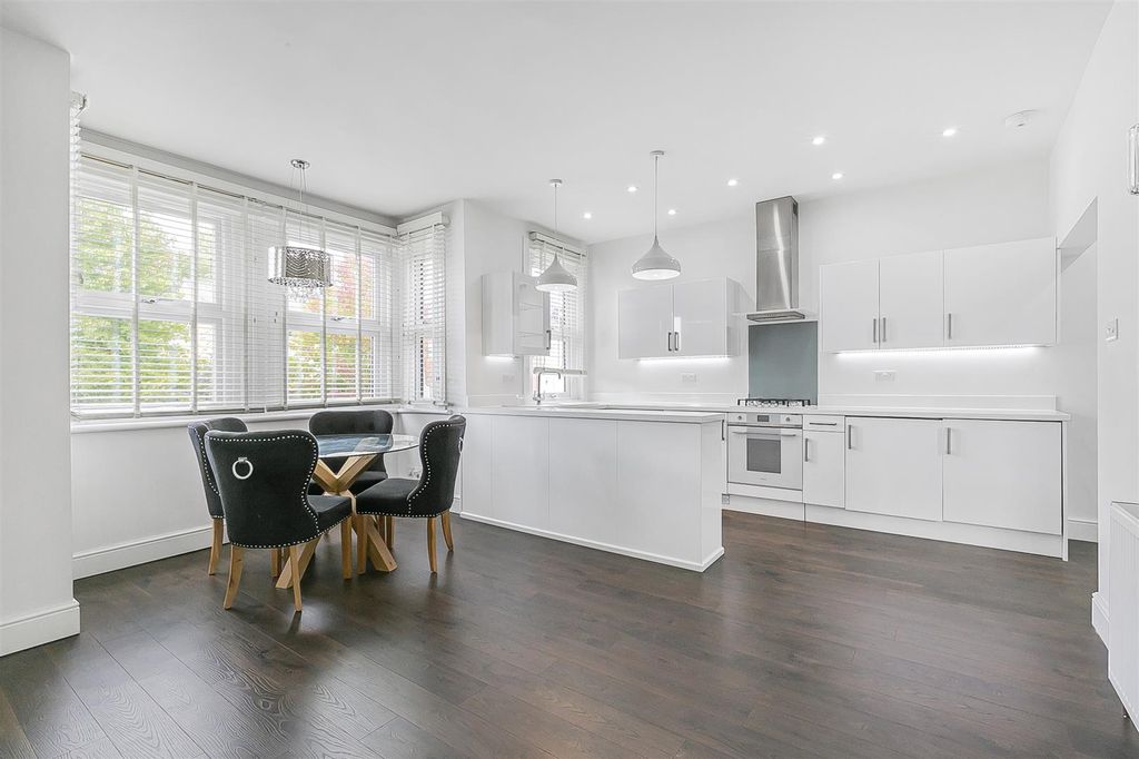 Property photo 2 of 17 2