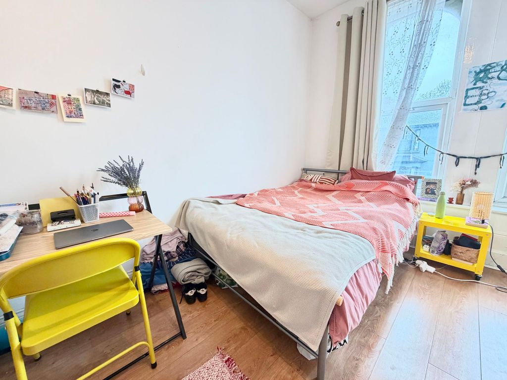 Property photo 2 of 42