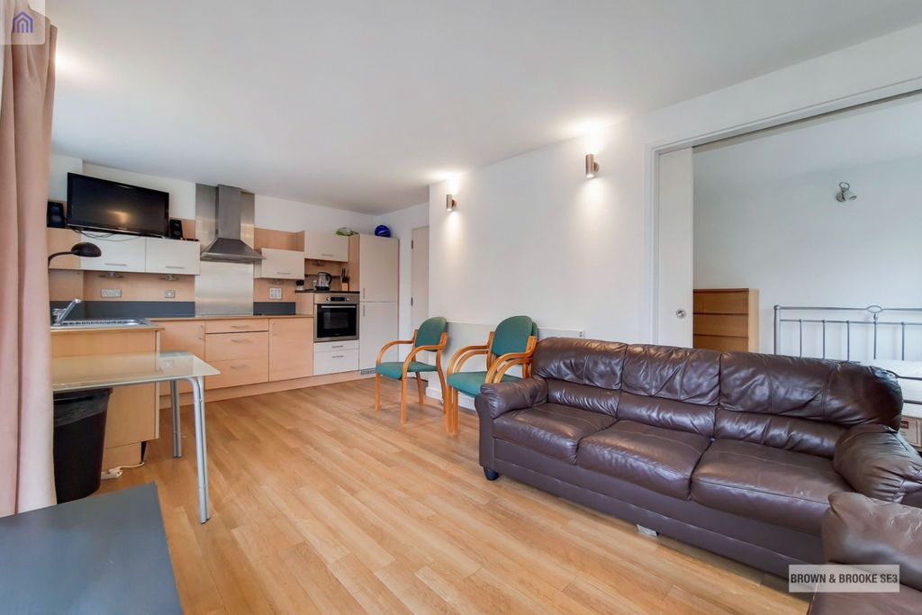 Property photo 2 of 13 2929213