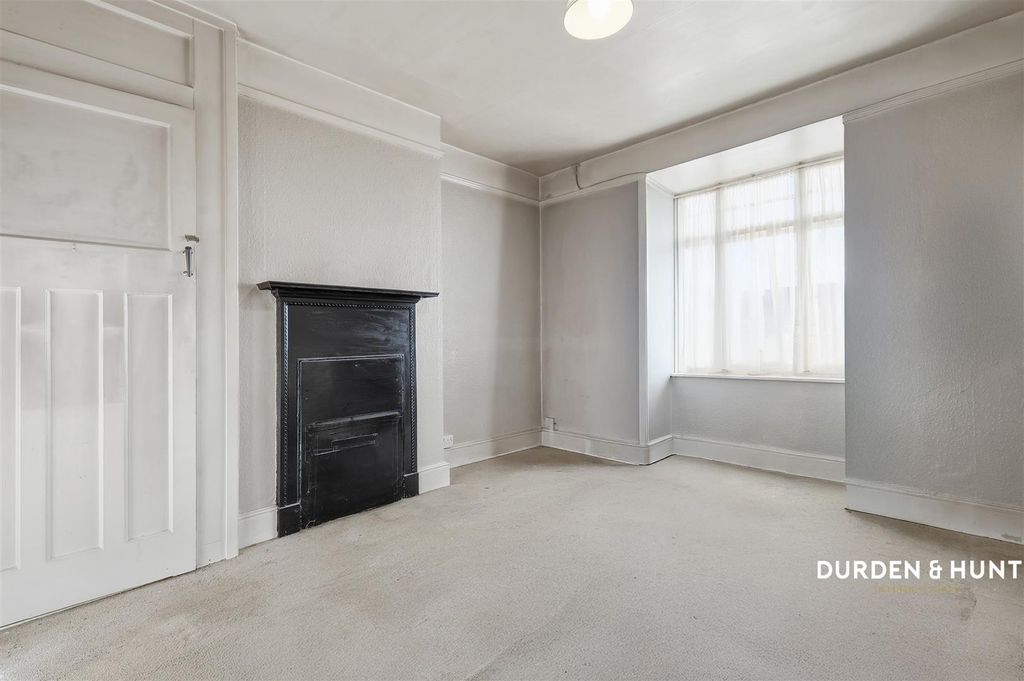 Property photo 3 of 13 Springhall Road