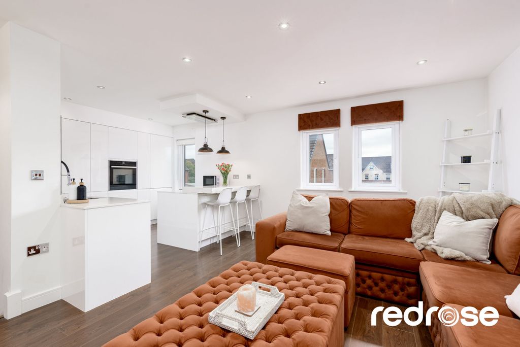 Property photo 3 of 11 Web_25 Home Park Dr-11-2500Px