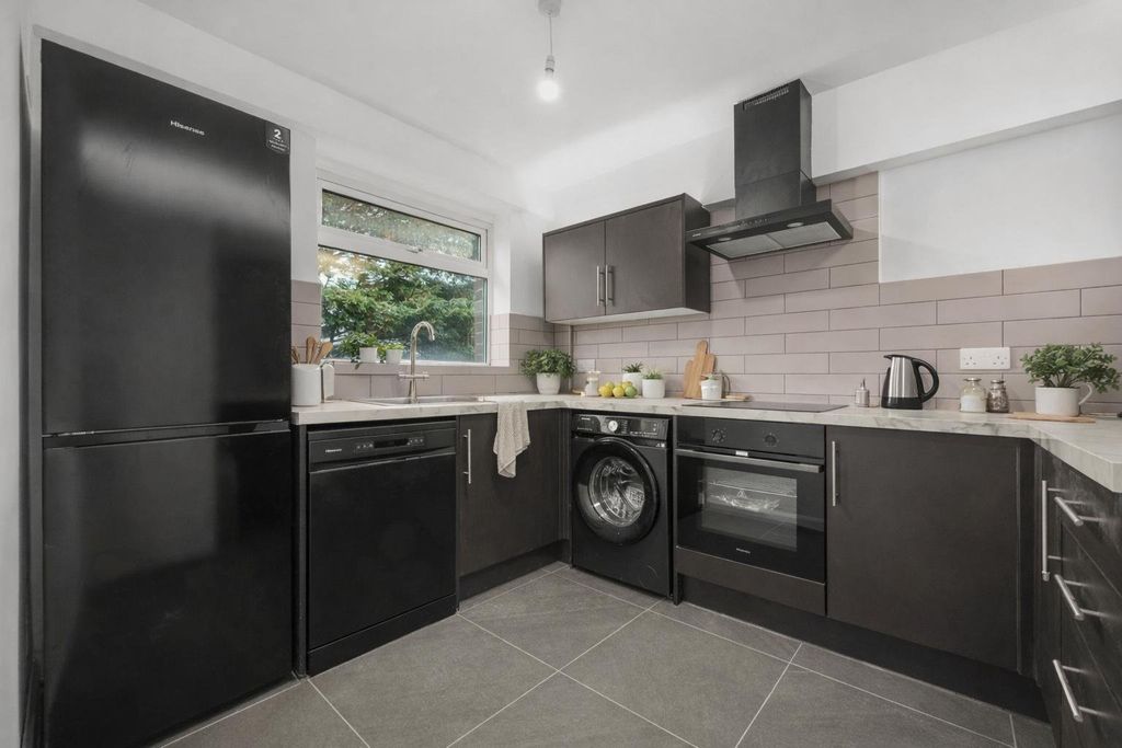 Property photo 3 of 10 Picture No. 05