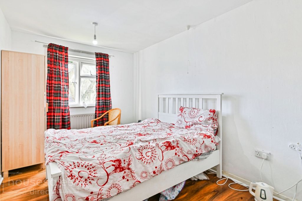 Property photo 3 of 11