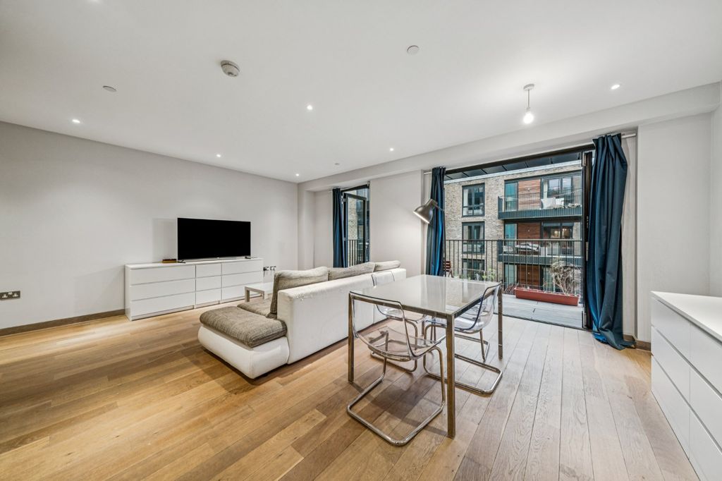 Property photo 3 of 11