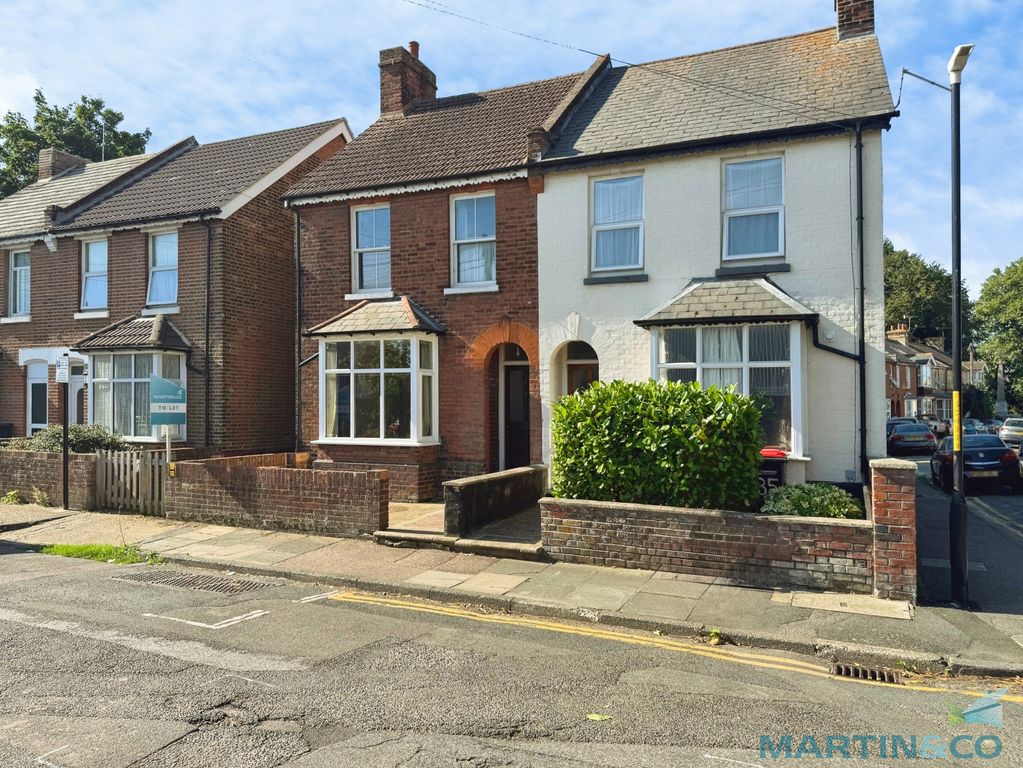 Property photo 1 of 12 Fcc0A375--4250-B2B7-Ae5C7Fb103E8-49669-000016Bb6D9