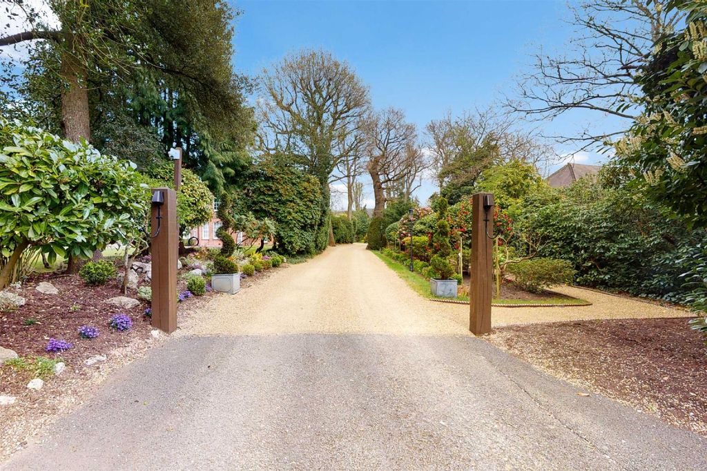 Property photo 3 of 31