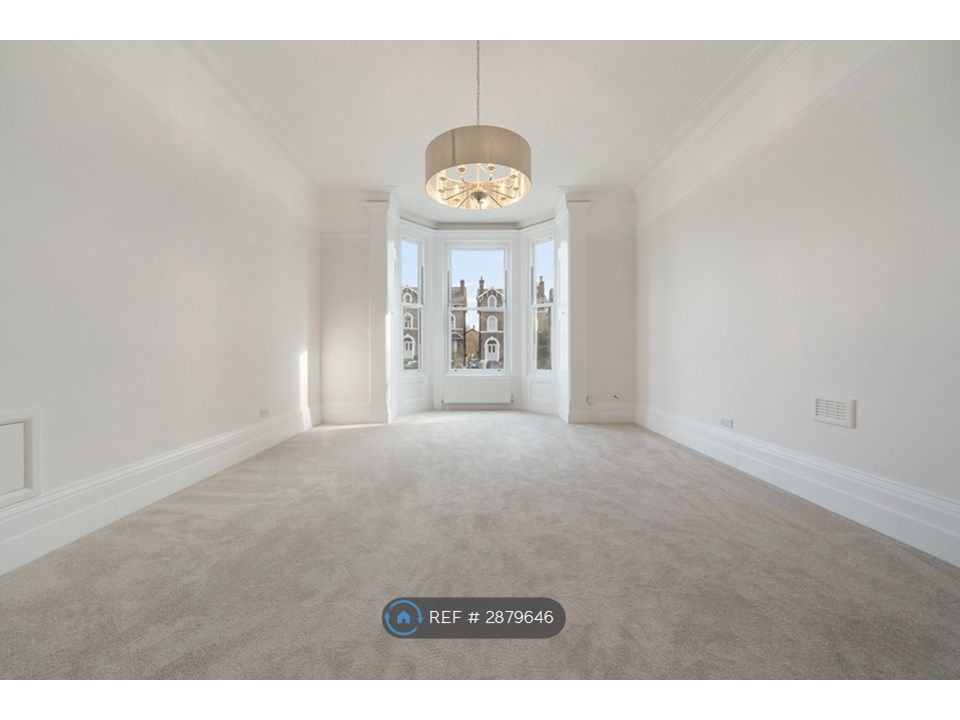 Property photo 1 of 12 Living Room