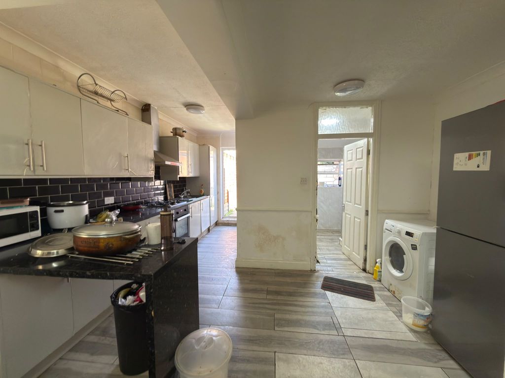 Property photo 2 of 11 Gallery