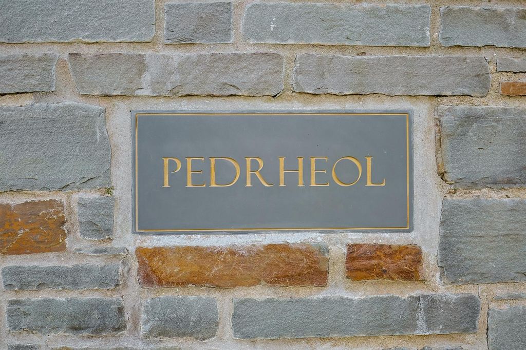 Property photo 3 of 46 Pedrheol - Web (12 Of 52).Jpg