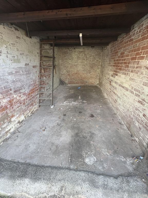 Property photo 2 of 4