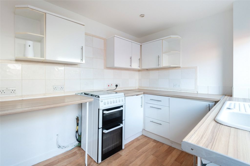 Property photo 3 of 19 Picture 3