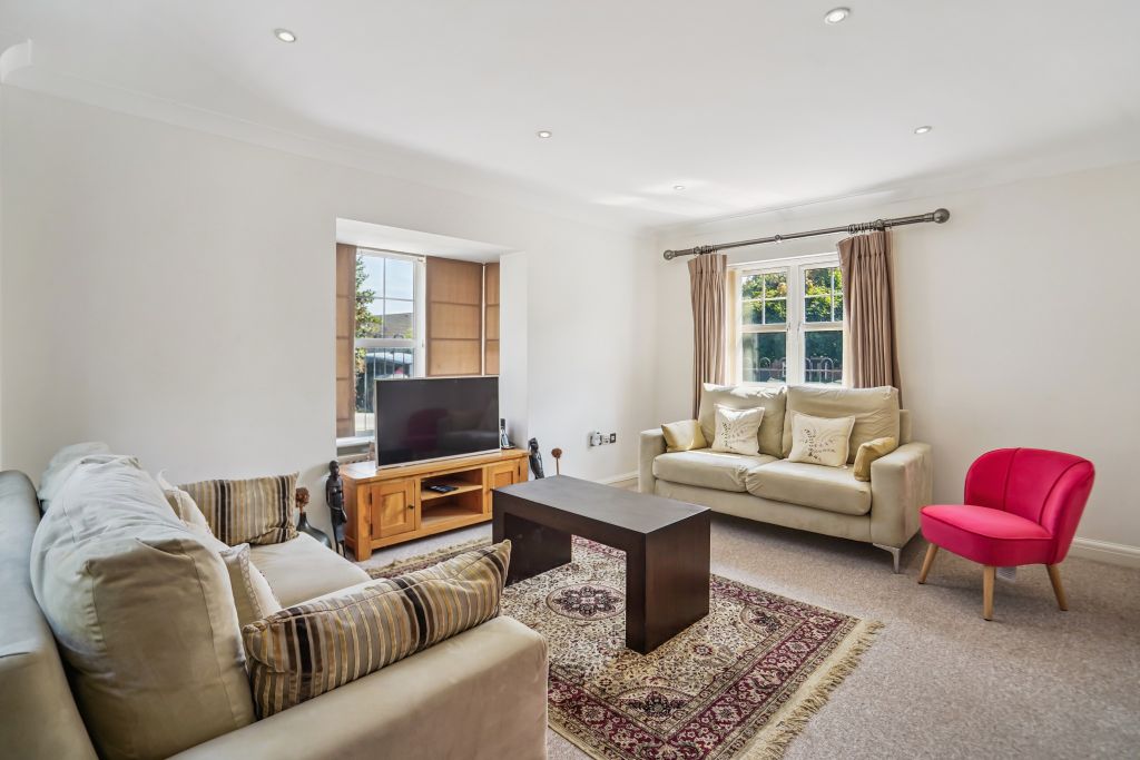 Property photo 2 of 16
