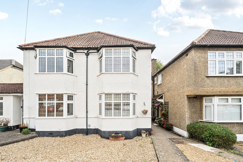 Property photo 1 of 20 1336592-20-689Dbd...