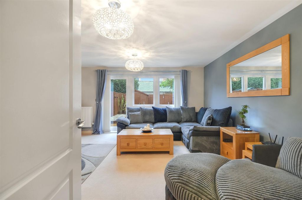 Property photo 3 of 12 Lounge (1).Jpg.Jpeg