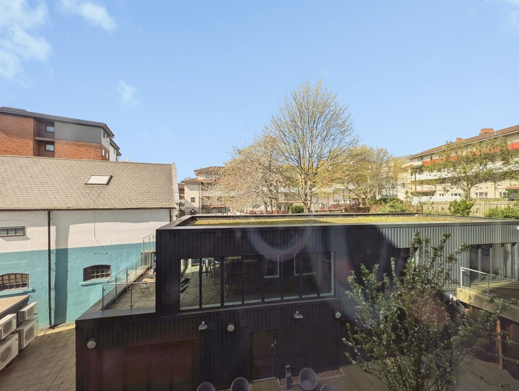 Property photo 3 of 5 Pbox-Img.Jpg