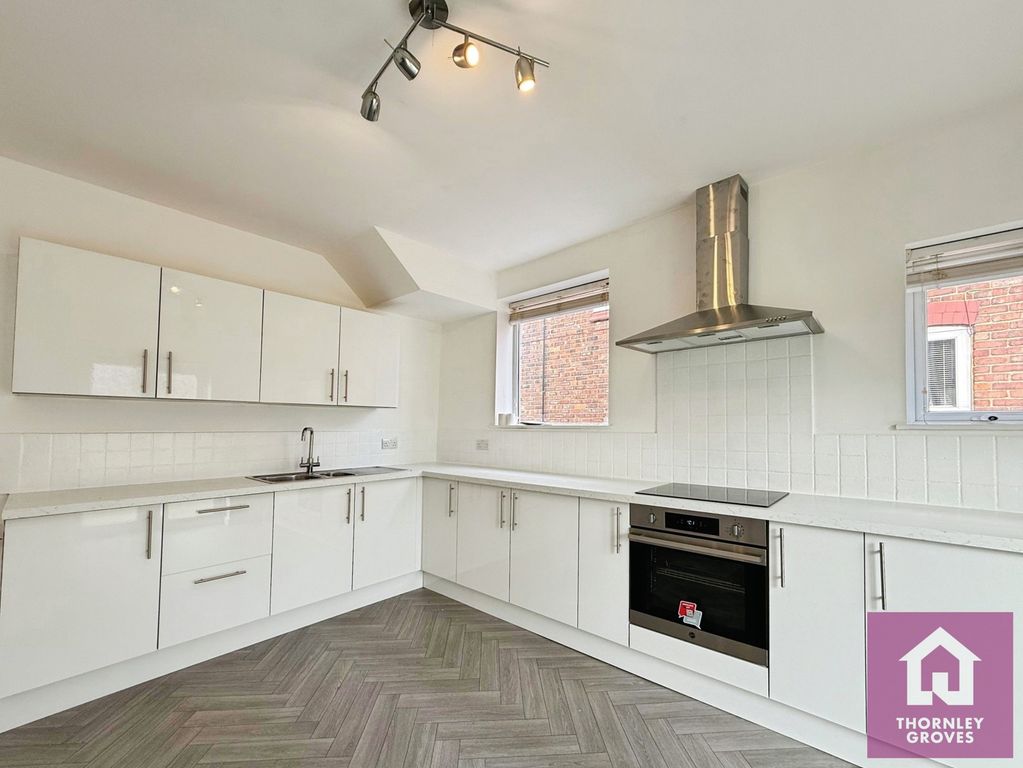 Property photo 2 of 16 Pbox-Img.Jpg