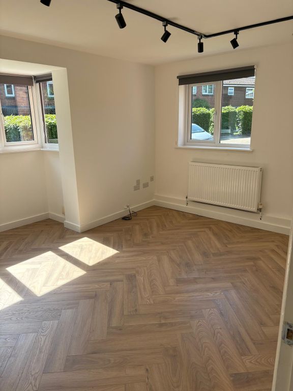 Property photo 2 of 12 Gallery