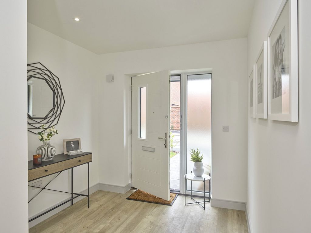 Property photo 2 of 15 Entrance Hall