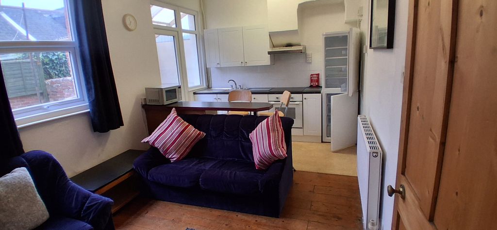 Property photo 2 of 11 1000003983