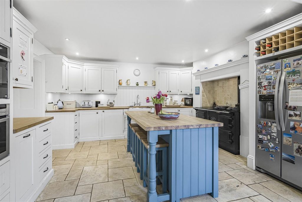 Property photo 3 of 39 34_46492.Jpg