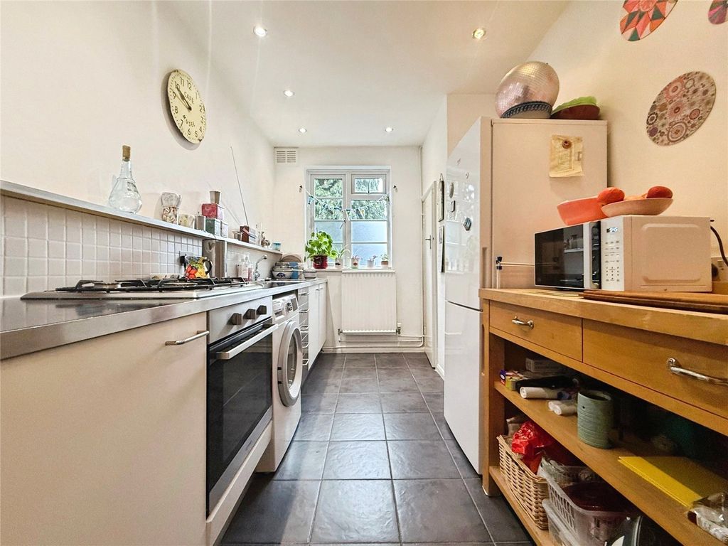 Property photo 3 of 9 Picture 3