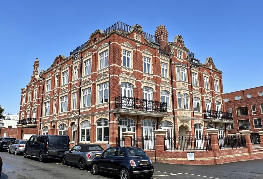 Property photo 1 of 12 2-Bed Apartment To Rent