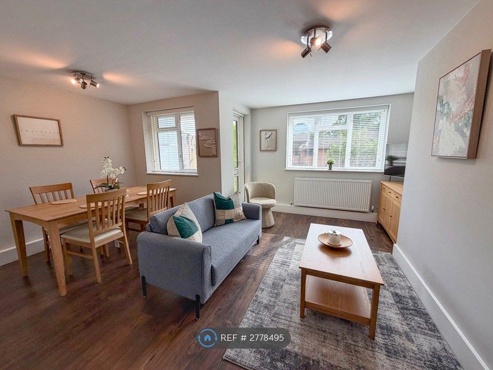 Property photo 1 of 21 Lounge &amp; Dining