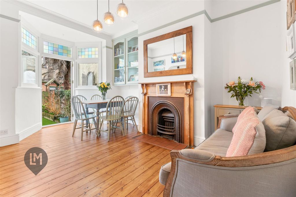 Property photo 3 of 11 Kitchen/Dining Room