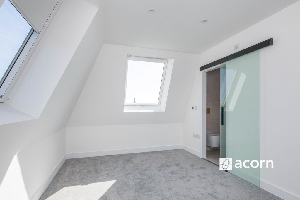 Property photo 2 of 10 c2853B76-559d-F01...