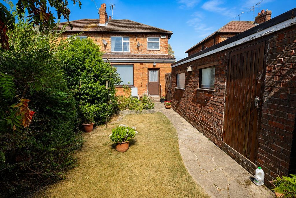 Property photo 2 of 10 Externally